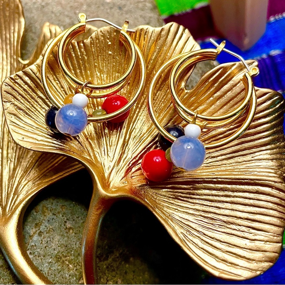 Vintage 70s–80s Red, Navy, Blue, Gold Tone Hoop Earrings Retro Beaded Dangles - Picture 6 of 9